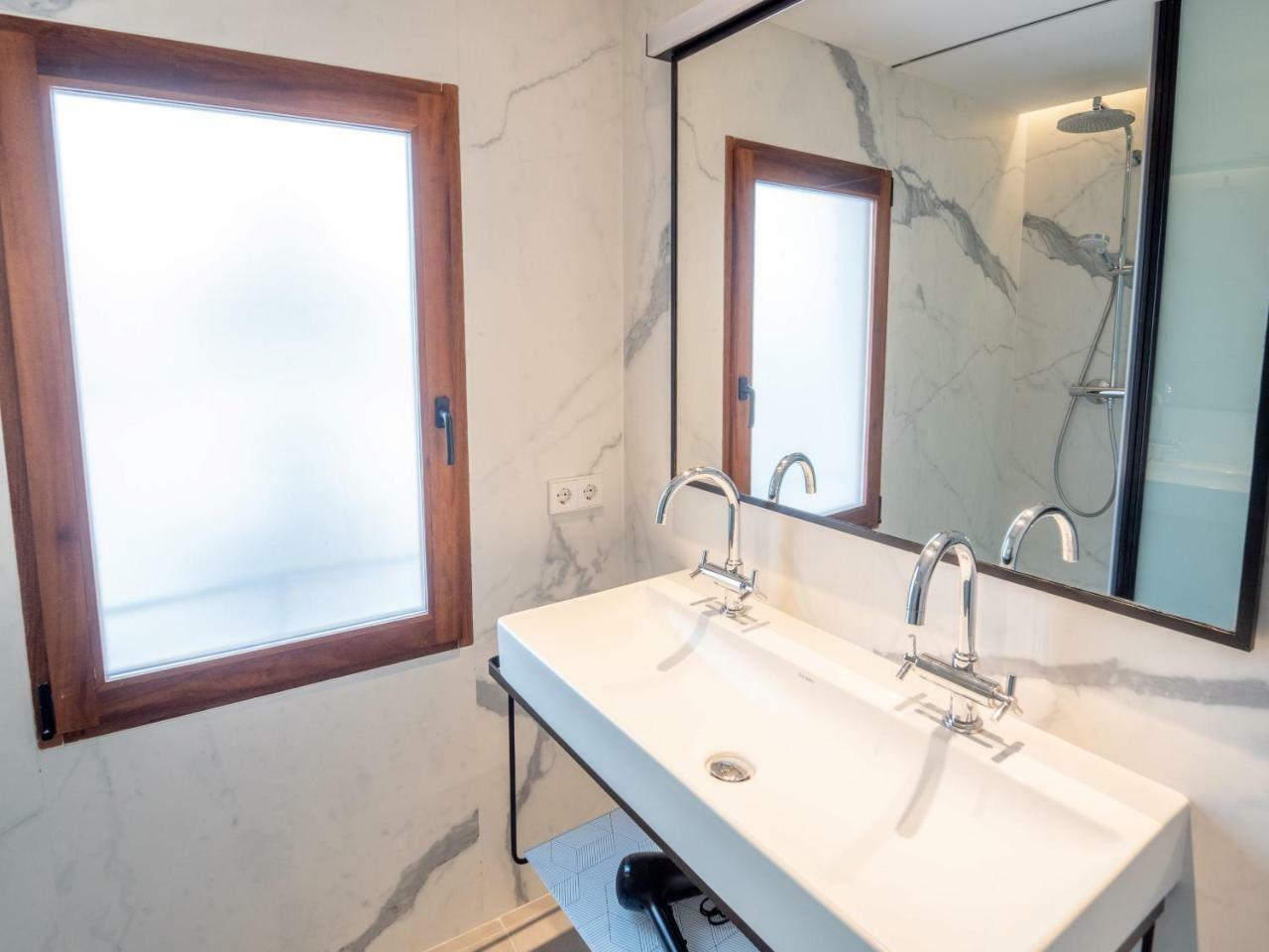 Es Palauet Brandnew One Suite Apartment In Ibiza Center Ngoại thất bức ảnh