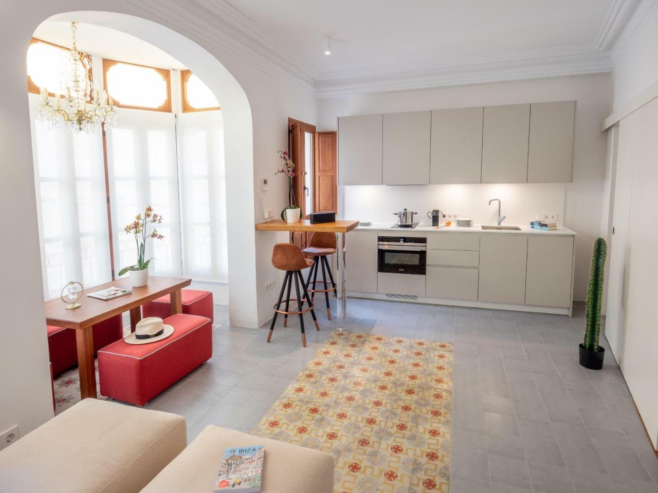 Es Palauet Brandnew One Suite Apartment In Ibiza Center Ngoại thất bức ảnh